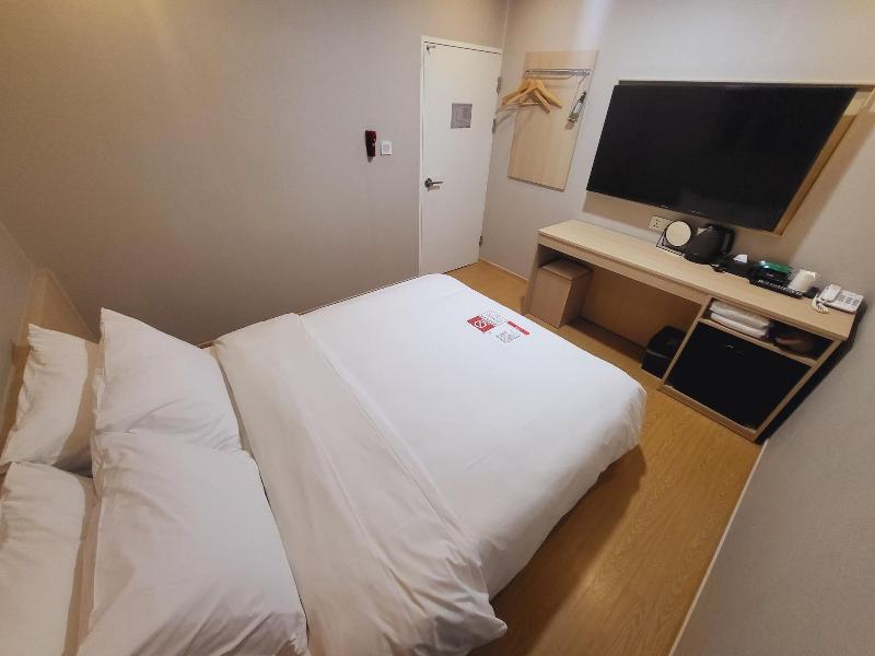 Hotel raza b image