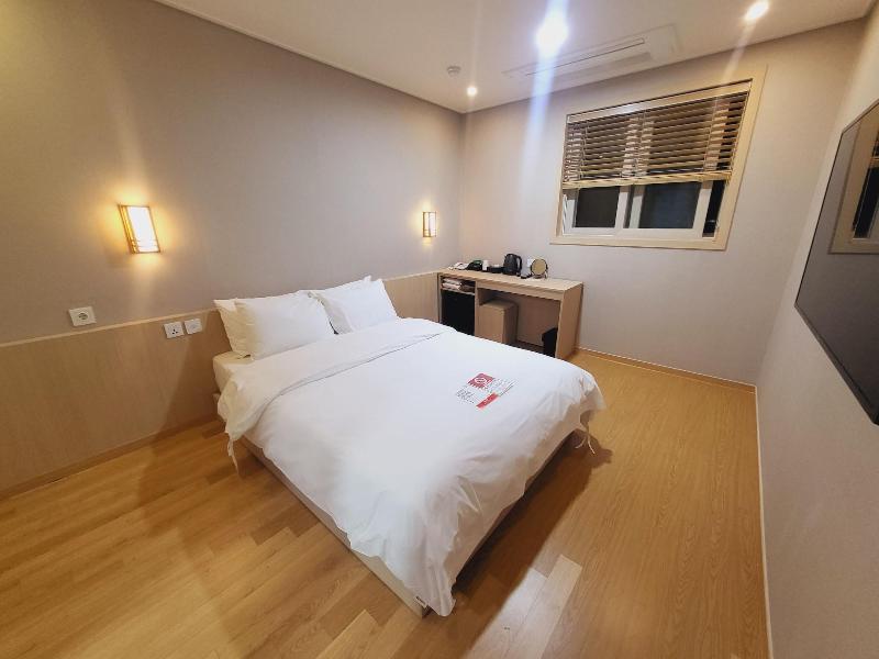 Hotel raza b image