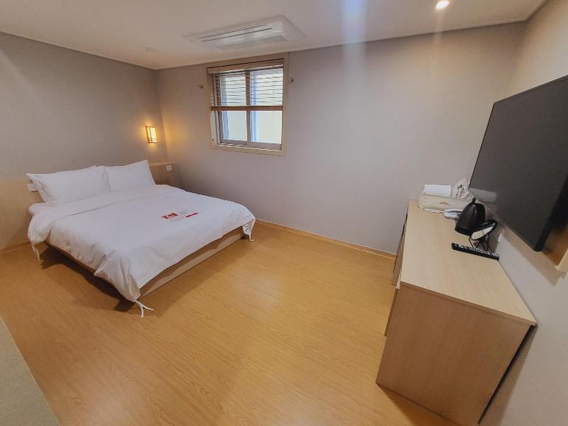 Hotel raza b image