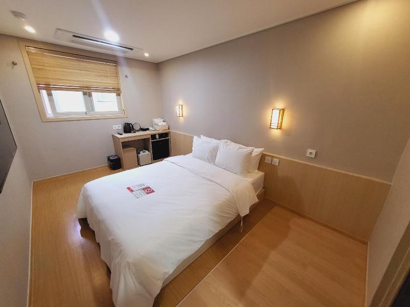 Hotel raza b image