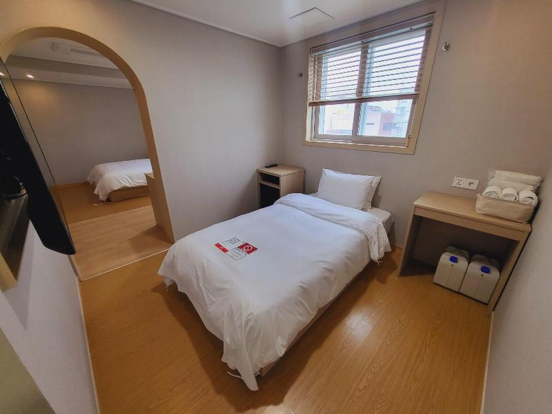 Hotel raza b image