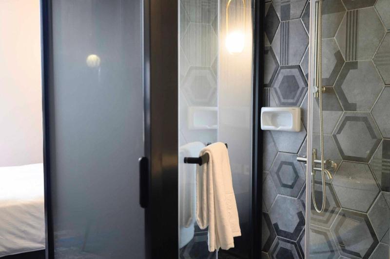 Tenz Go Hotel