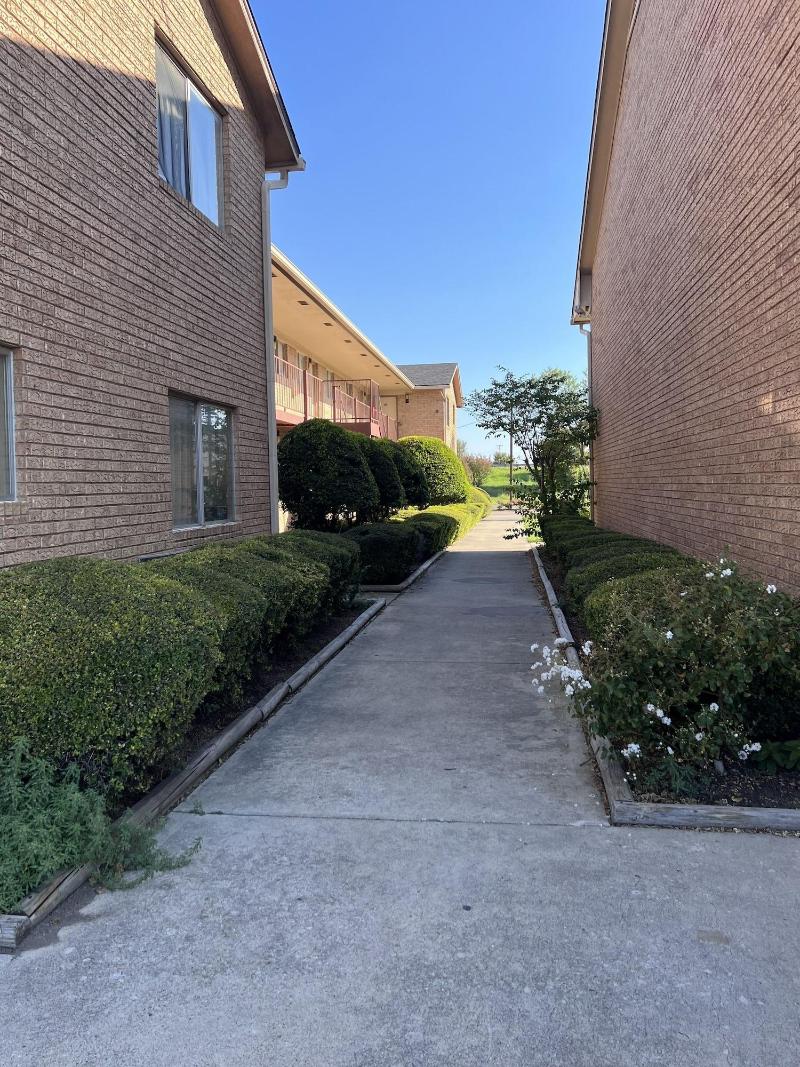Hallmark Inn and Suites image