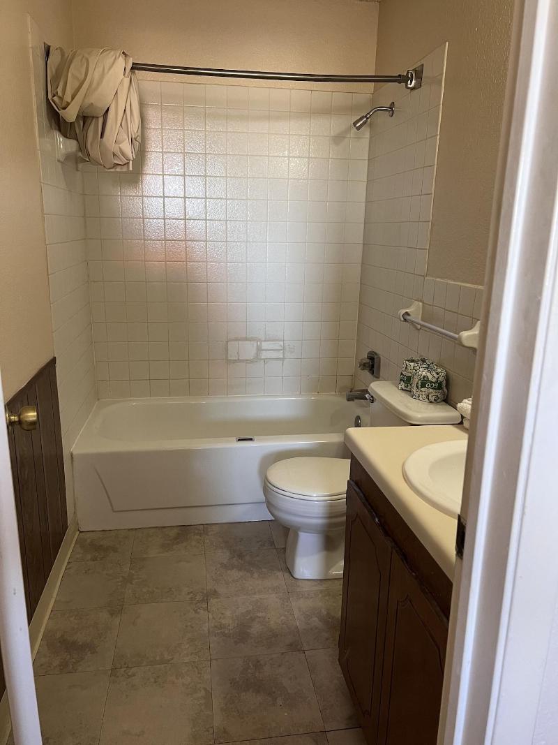 Hallmark Inn and Suites image