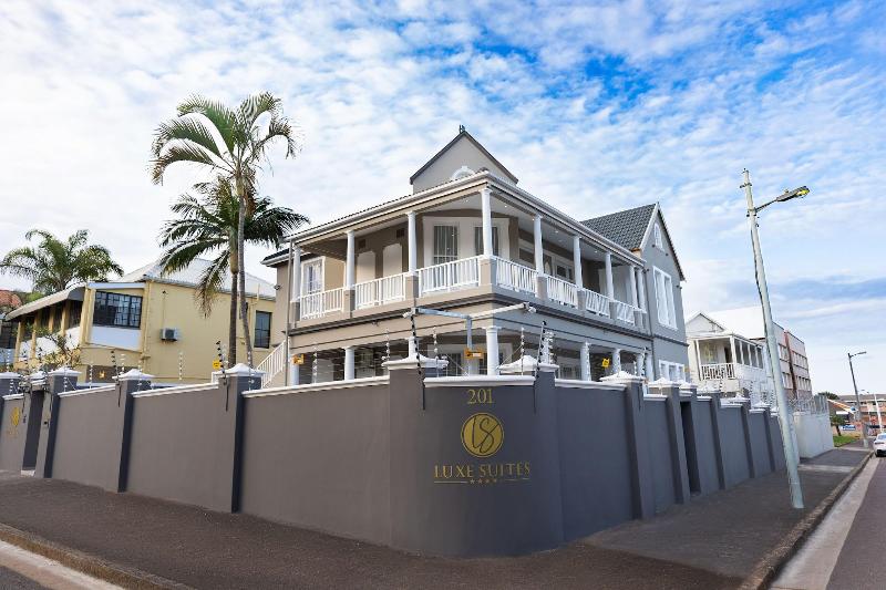 Luxe Suites Boutique Hotel image