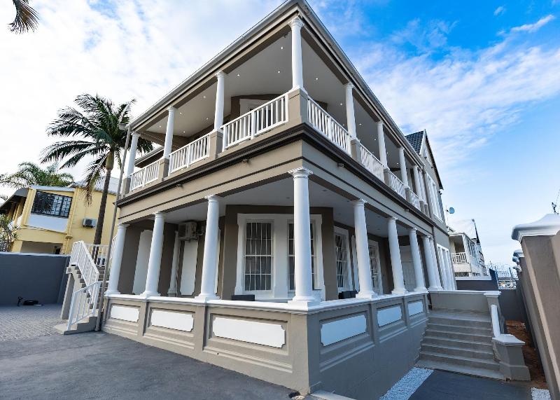 Luxe Suites Boutique Hotel image