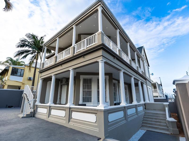 Luxe Suites Boutique Hotel image