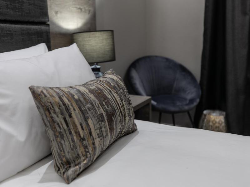 Luxe Suites Boutique Hotel image