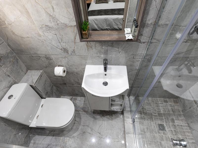 Luxe Suites Boutique Hotel image