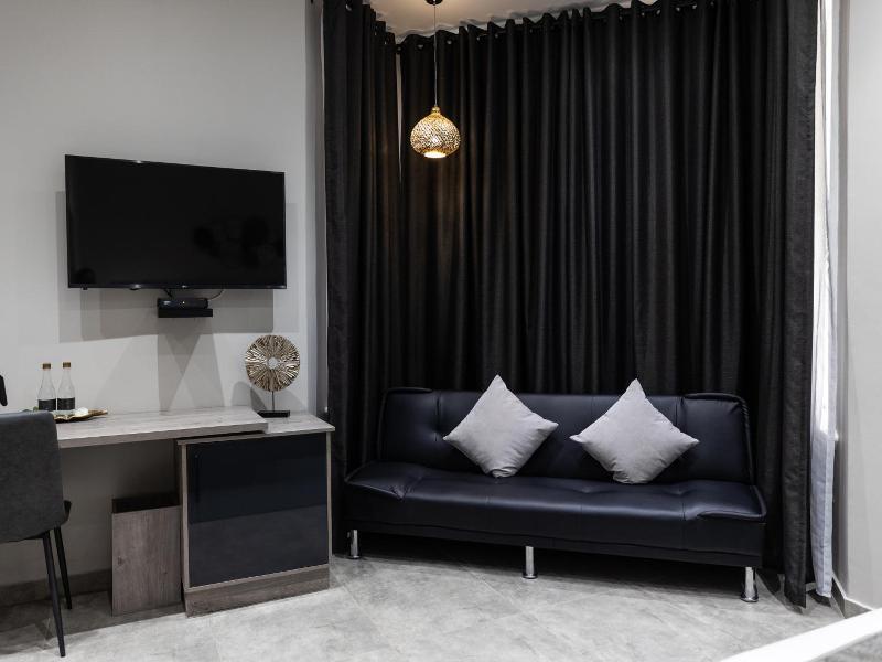 Luxe Suites Boutique Hotel image