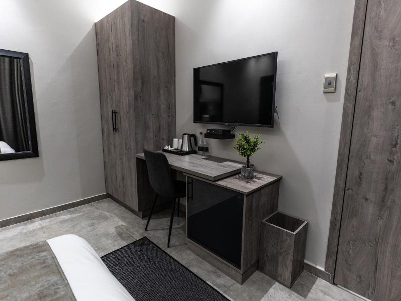Luxe Suites Boutique Hotel image