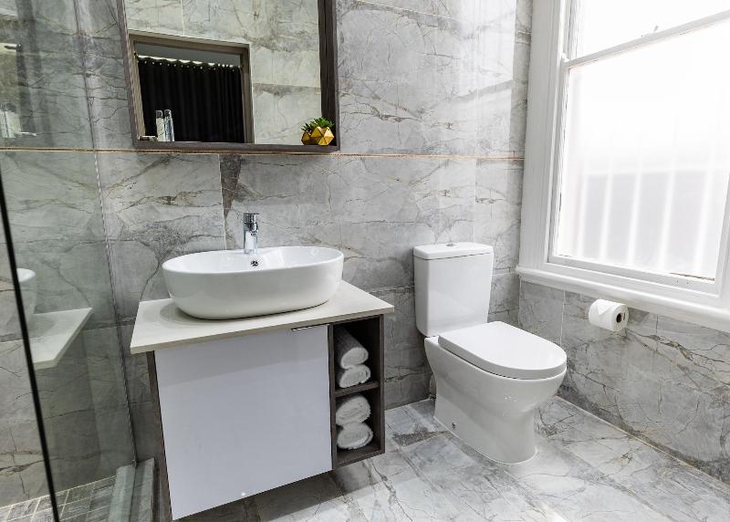 Luxe Suites Boutique Hotel image