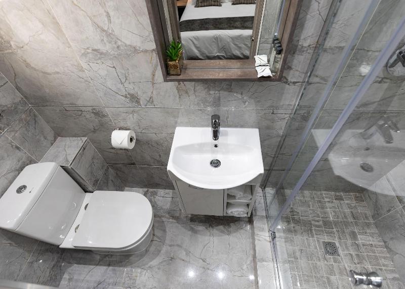 Luxe Suites Boutique Hotel image