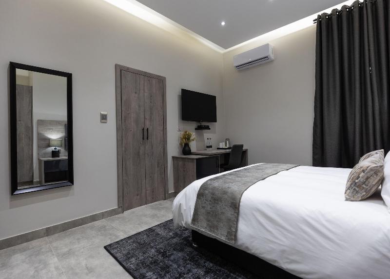 Luxe Suites Boutique Hotel image