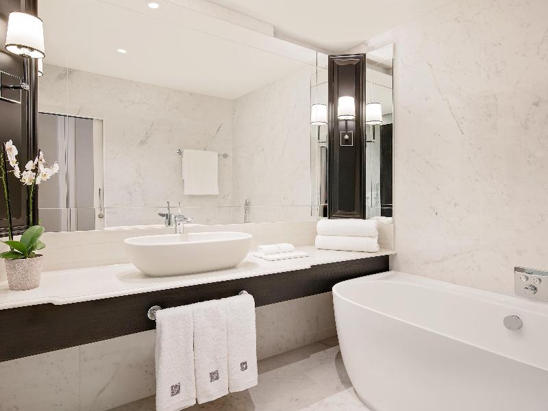 Fairmont Windsor Park image