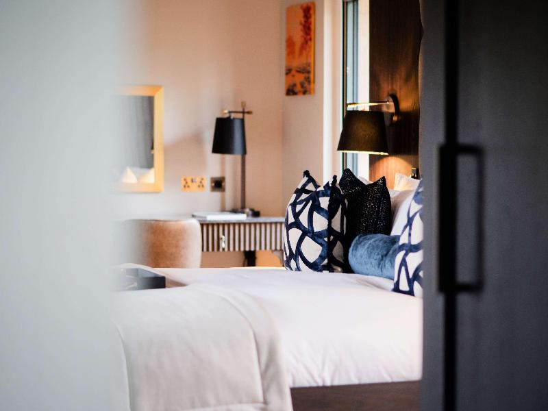 Fairmont Windsor Park image