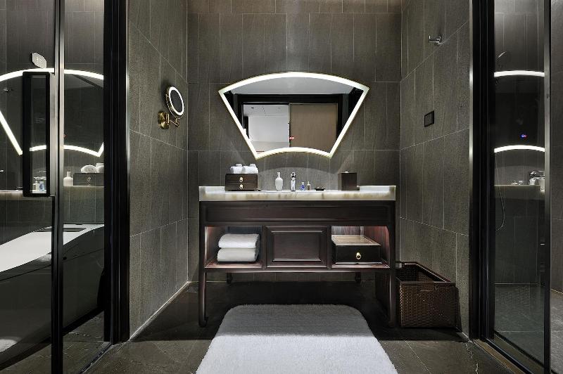 San Po Hotel image