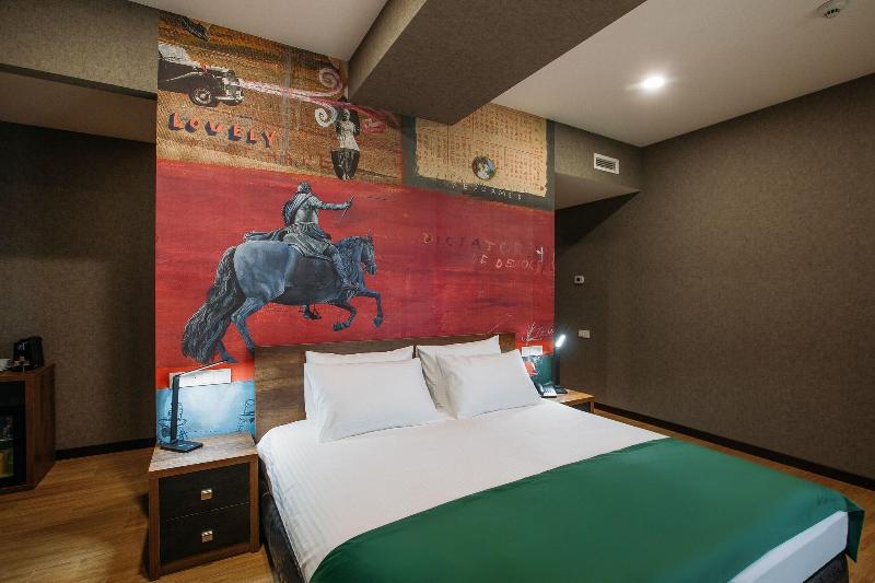 Theory Hotel image