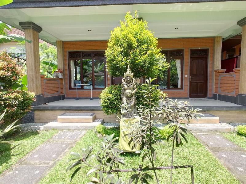 Rizky Guesthouse image