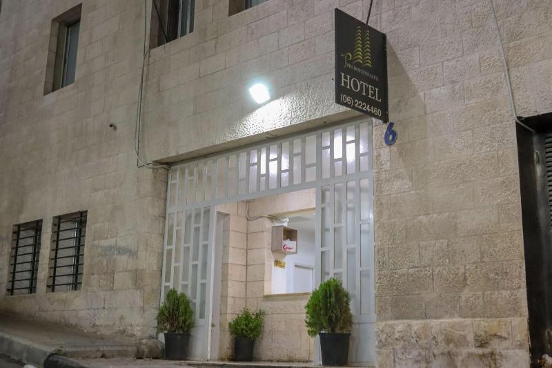 Twins Downtown Hotel image