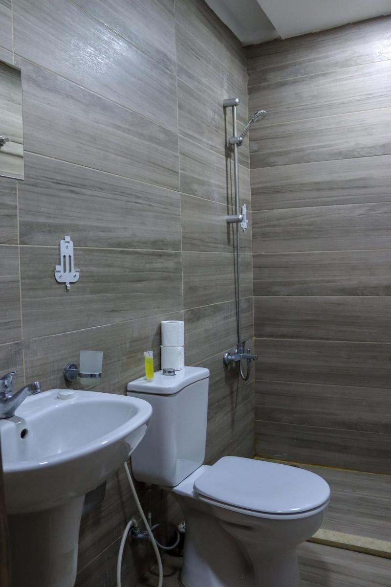 Twins Downtown Hotel image