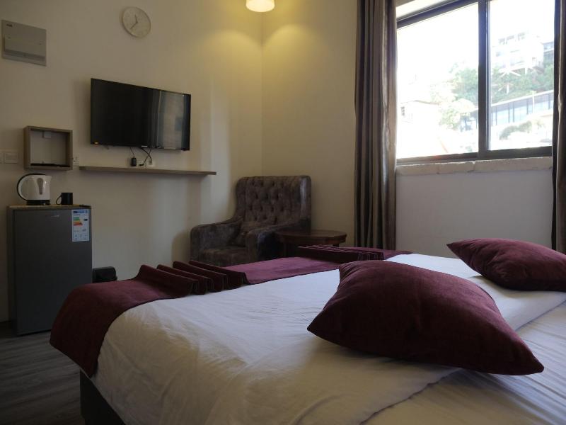 Twins Downtown Hotel image