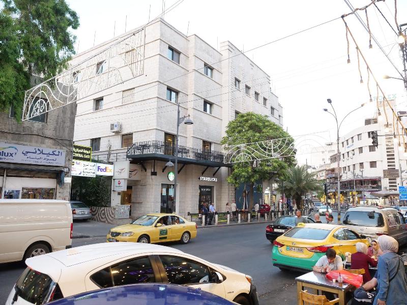 Twins Downtown Hotel image