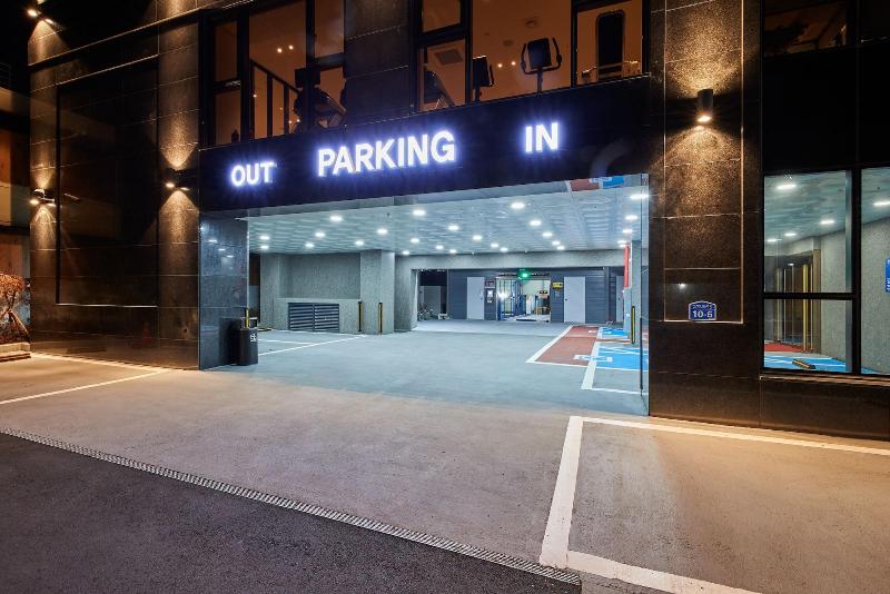 H1 Hotel image