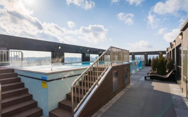 H1 Hotel image