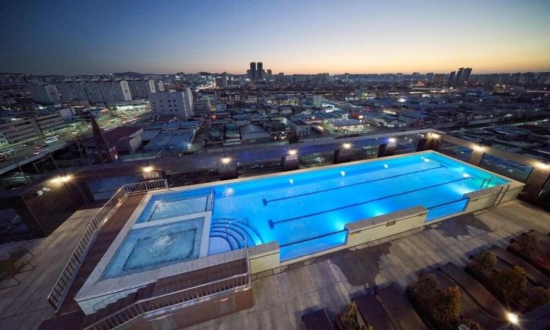 H1 Hotel image