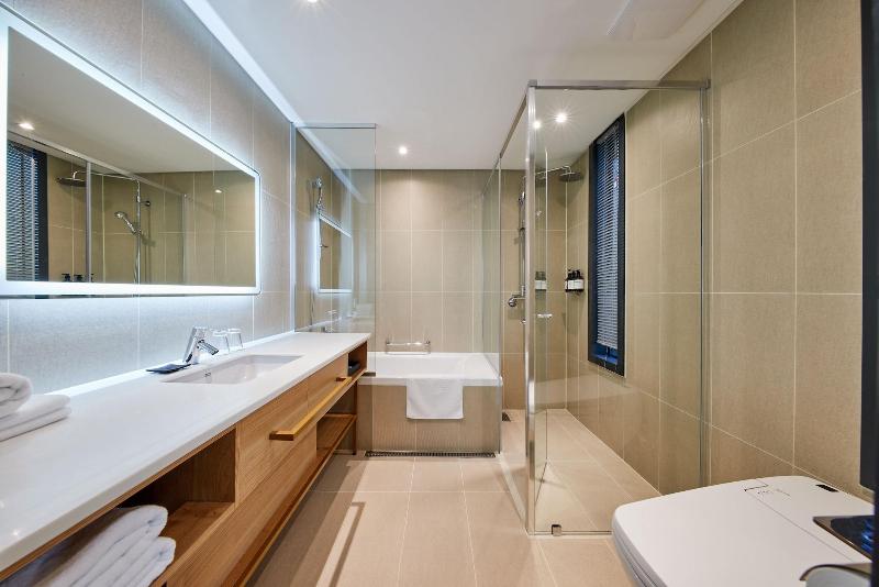 H1 Hotel image