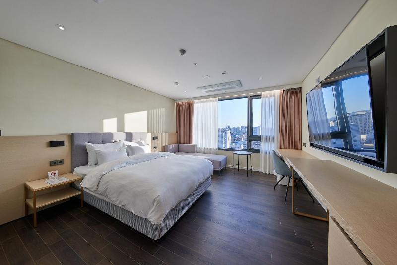 H1 Hotel image
