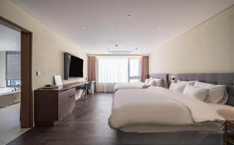 H1 Hotel image