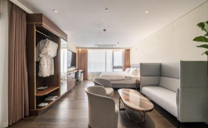H1 Hotel image