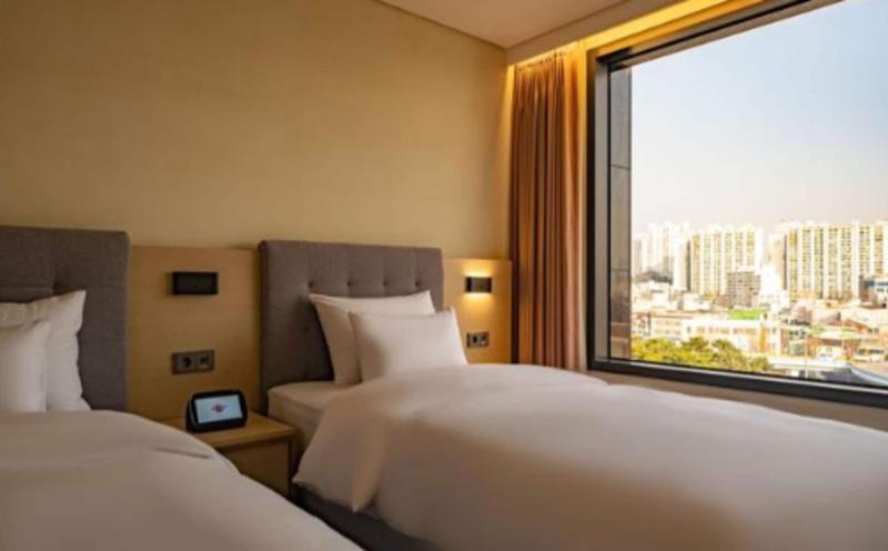 H1 Hotel image