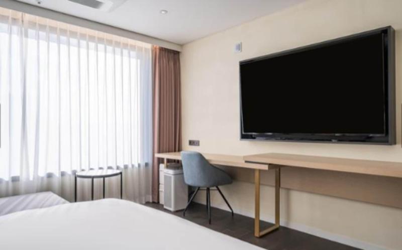 H1 Hotel image