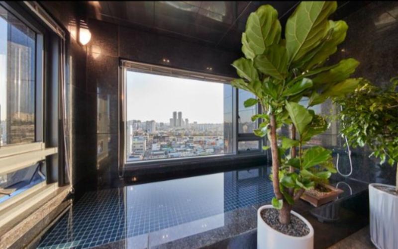 H1 Hotel image