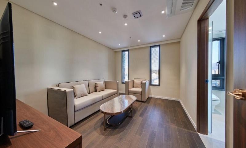 H1 Hotel image