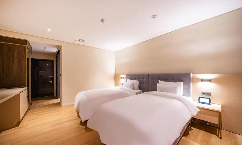 H1 Hotel image