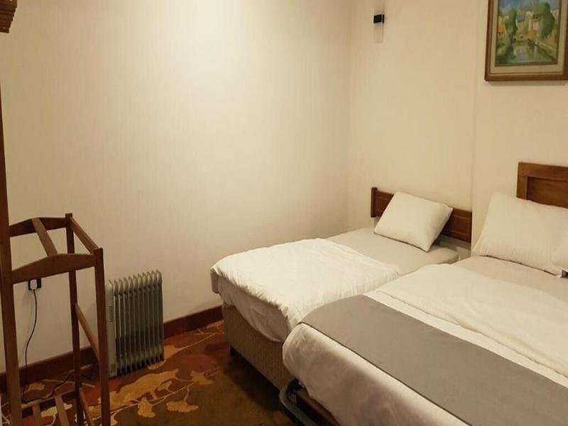 Hotel Coldworld image
