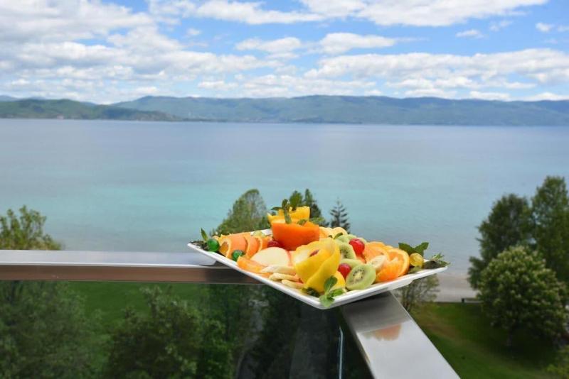 Hotel Izgrev Spa & Aqua Park image