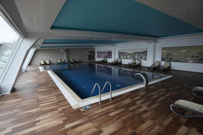 Hotel Izgrev Spa & Aqua Park image