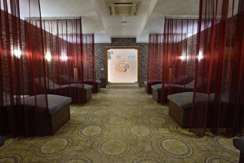 Hotel Izgrev Spa & Aqua Park image
