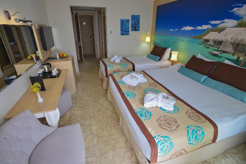 Hotel Izgrev Spa & Aqua Park image