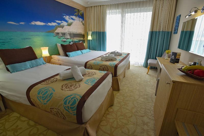 Hotel Izgrev Spa & Aqua Park image