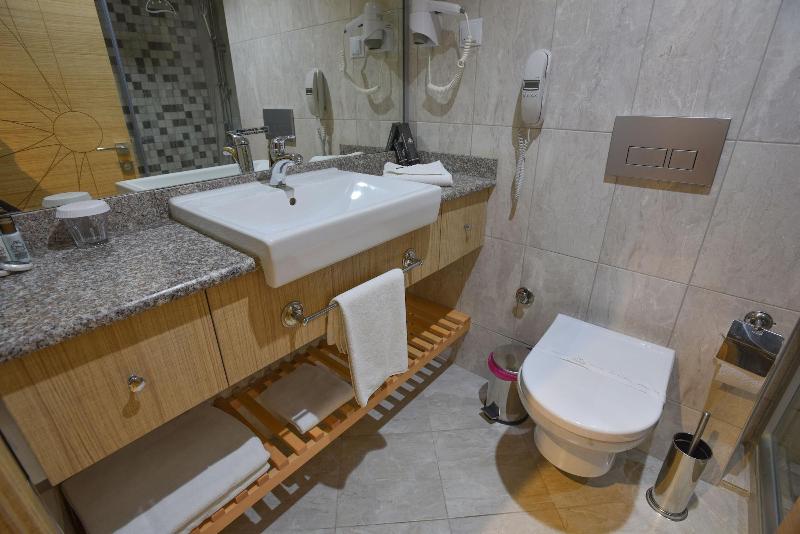 Hotel Izgrev Spa & Aqua Park image