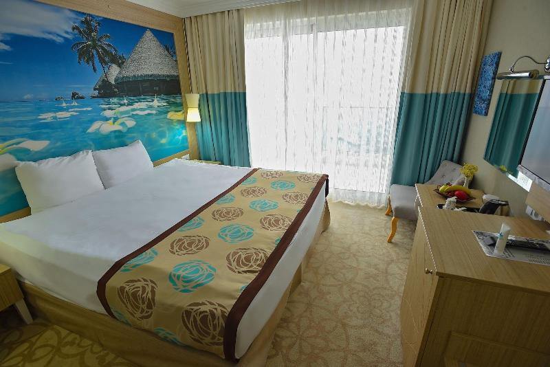 Hotel Izgrev Spa & Aqua Park image