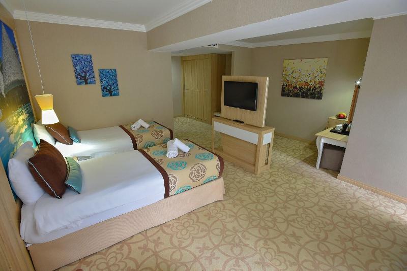 Hotel Izgrev Spa & Aqua Park image