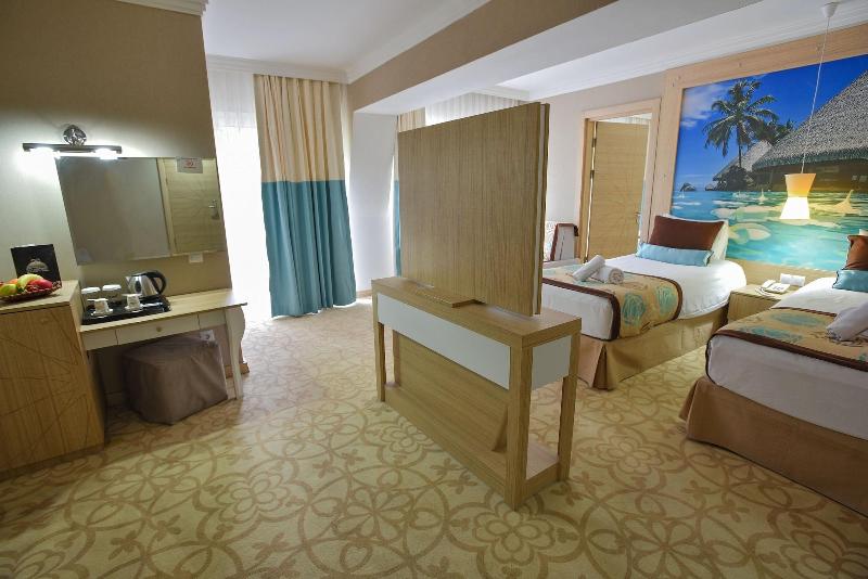 Hotel Izgrev Spa & Aqua Park image