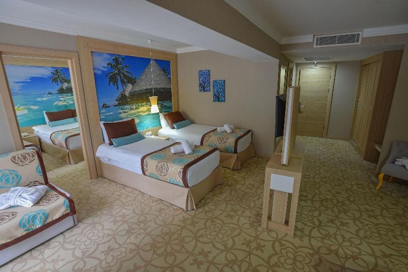 Hotel Izgrev Spa & Aqua Park image